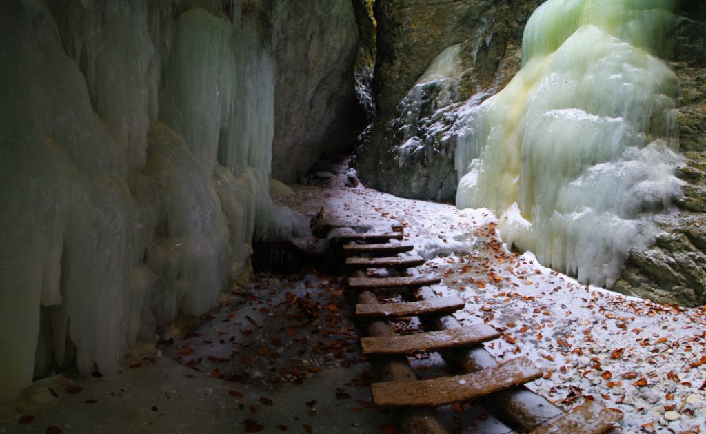 Obrázok podujatia Turistická akcia: Zimný prechod roklinou Piecky